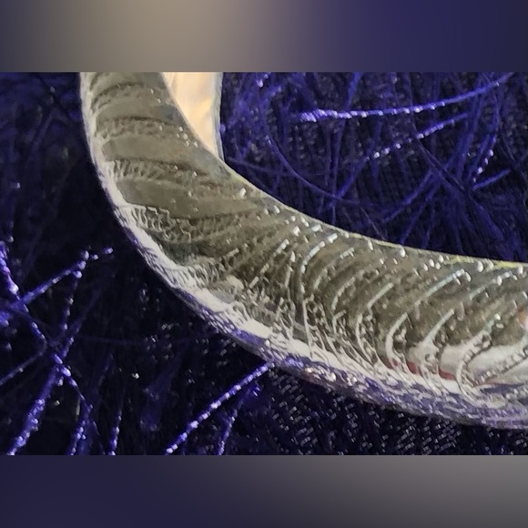 Fashion Silver Tone Classy Bangle Bracelet - Picture 2 of 8